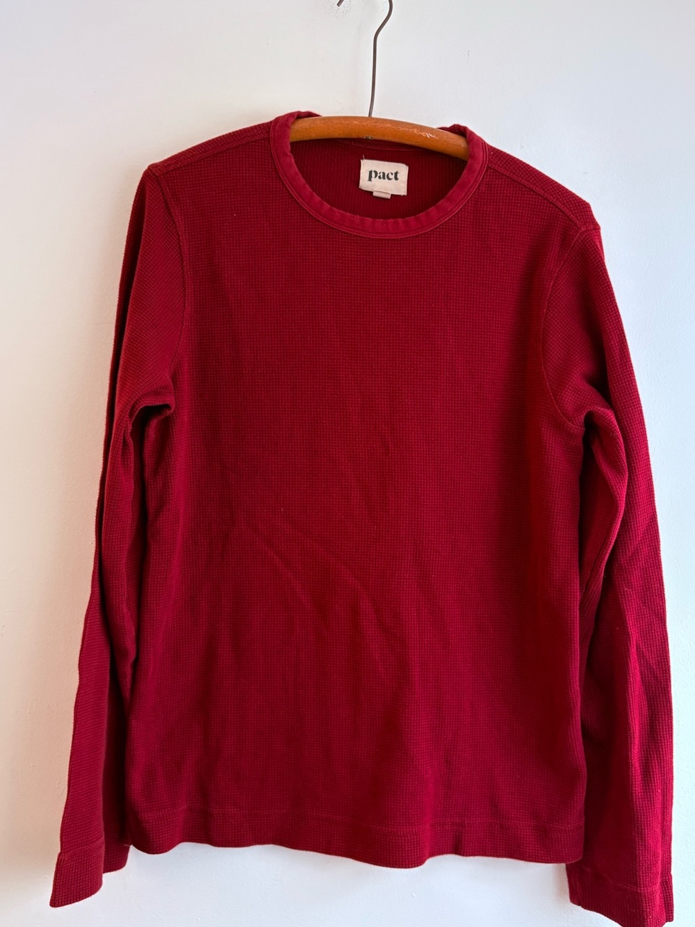 Pact organic cotton waffle knit thermal long-sleeve tee, size M